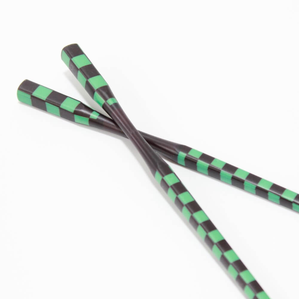 chopsticks on each other ichimatsu green pattern