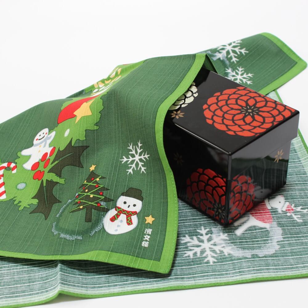 christmas wreath furoshiki covering black bento box