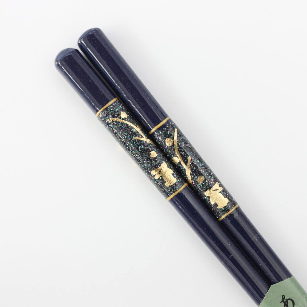 close up handle blue usagi chirashi chopsticks