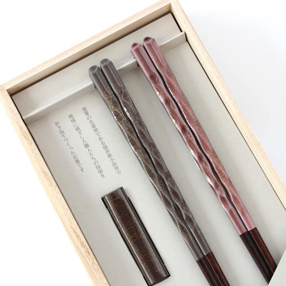 close up kasane chopsticks in box