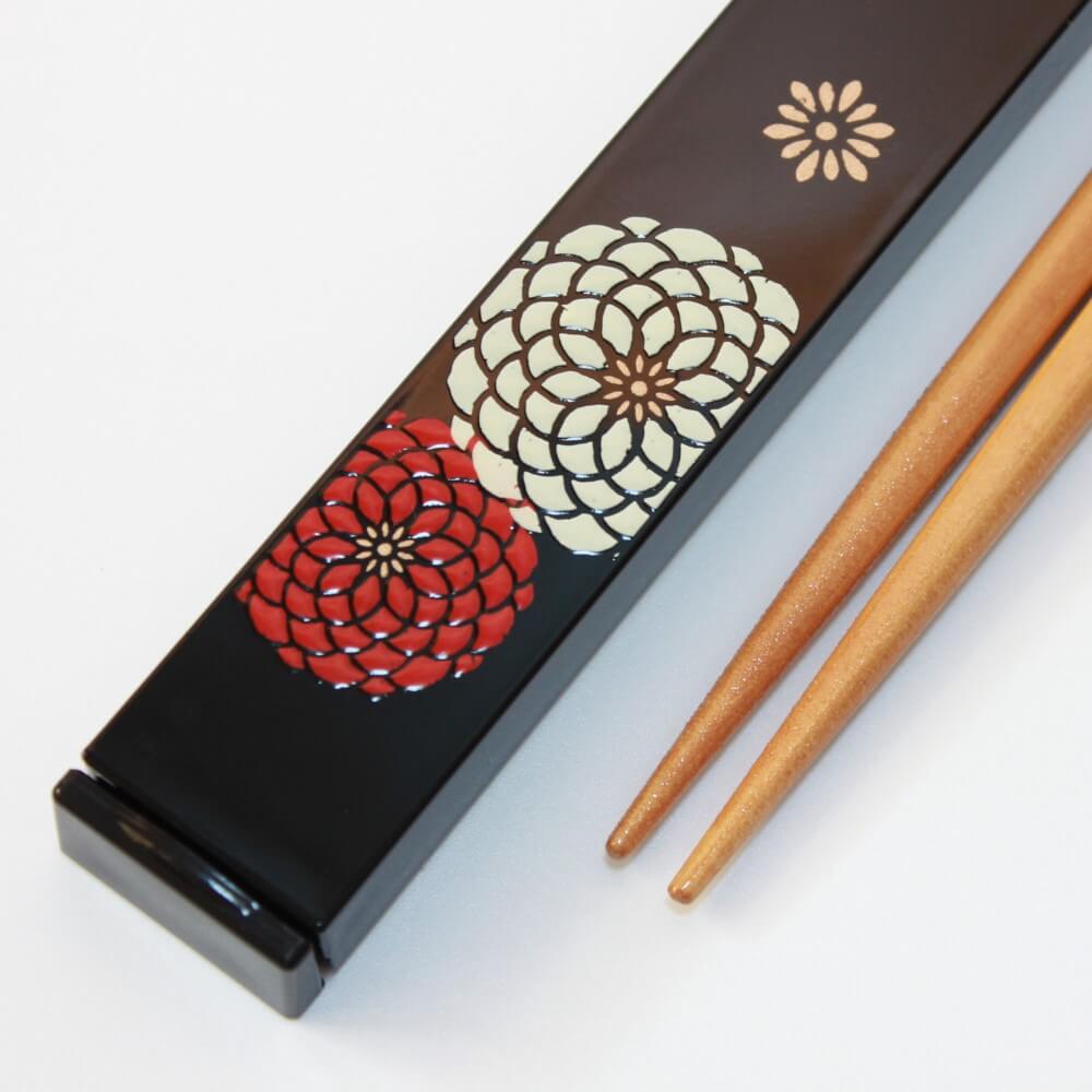 close up of surface of momoka black chopsticks case