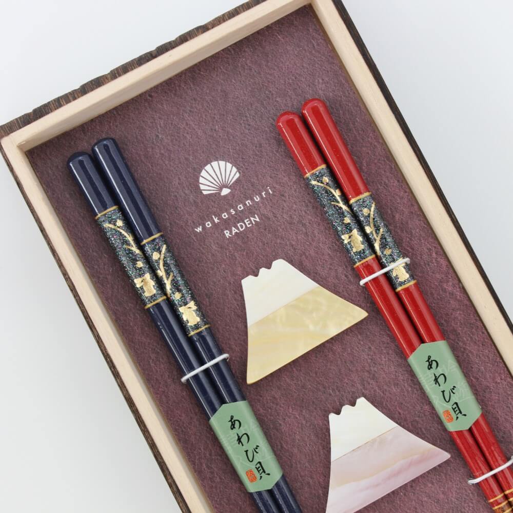 close up usagi chirashi chopsticks gift set