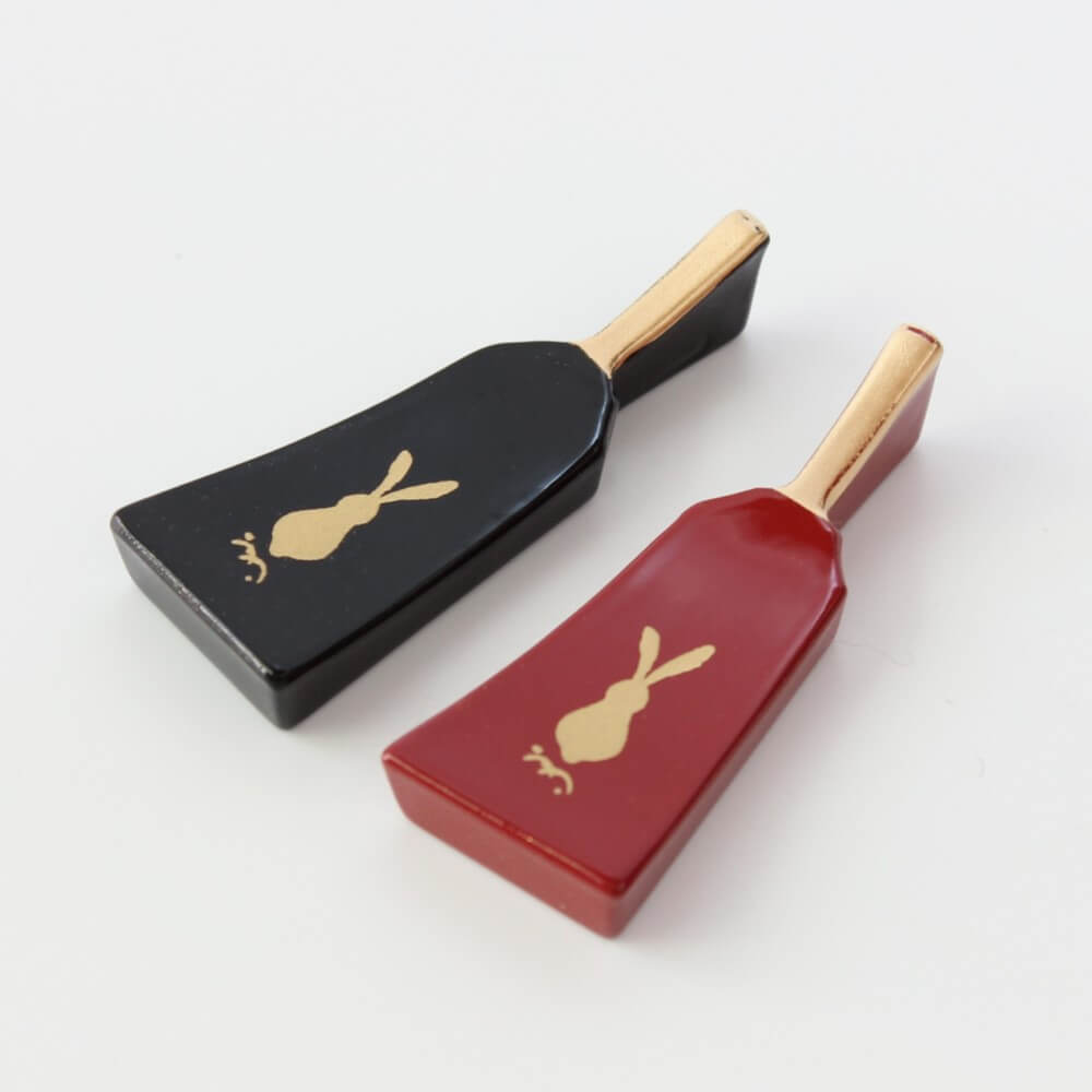 hagoita usagi chopsticks rests black red