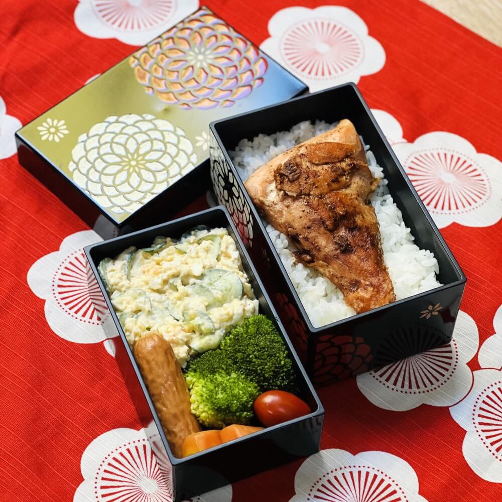 hakoben momoka black salmon bento