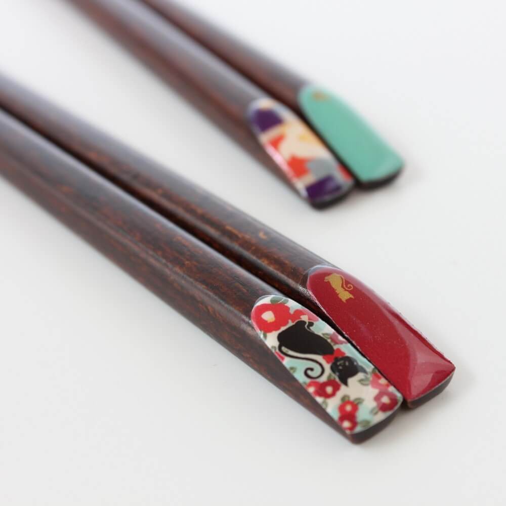 handle tips showing cat design retro vintage chopsticks