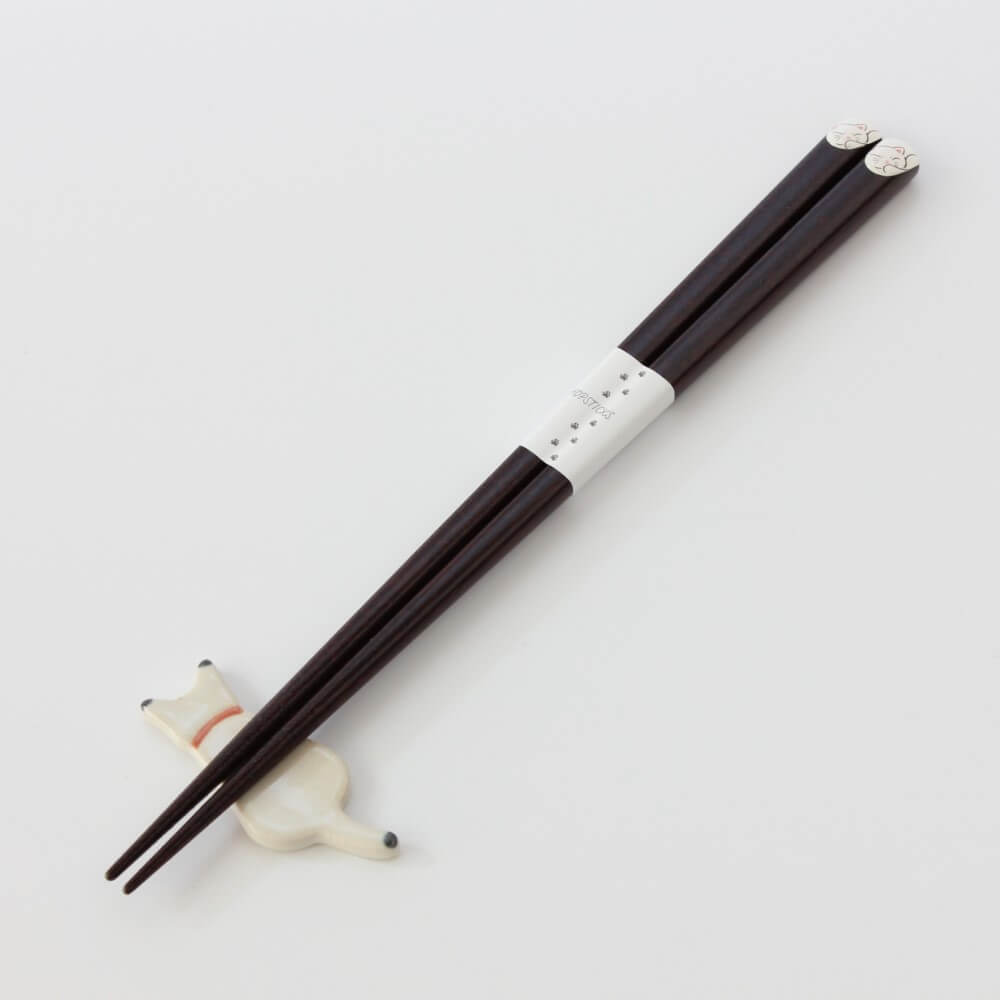 hidamari white cat chopsticks on rest