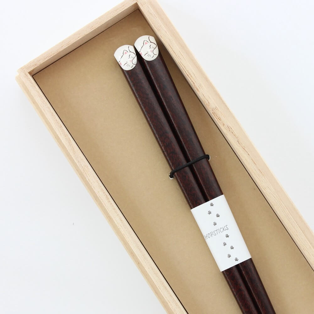 hidamari white cat chopsticks in box