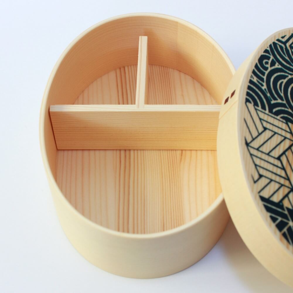 T shaped divider in miyabi blue wooden bento box