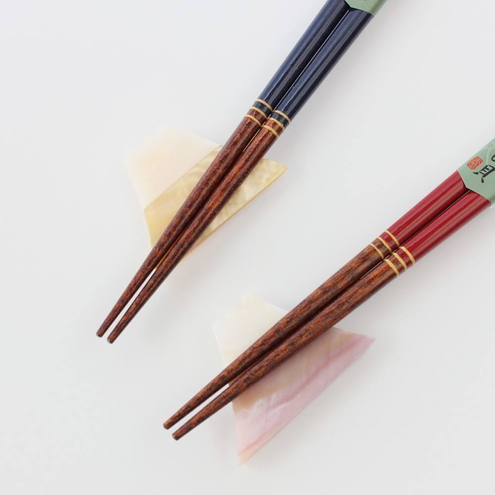 tips chopsticks on rests usagi chirashi