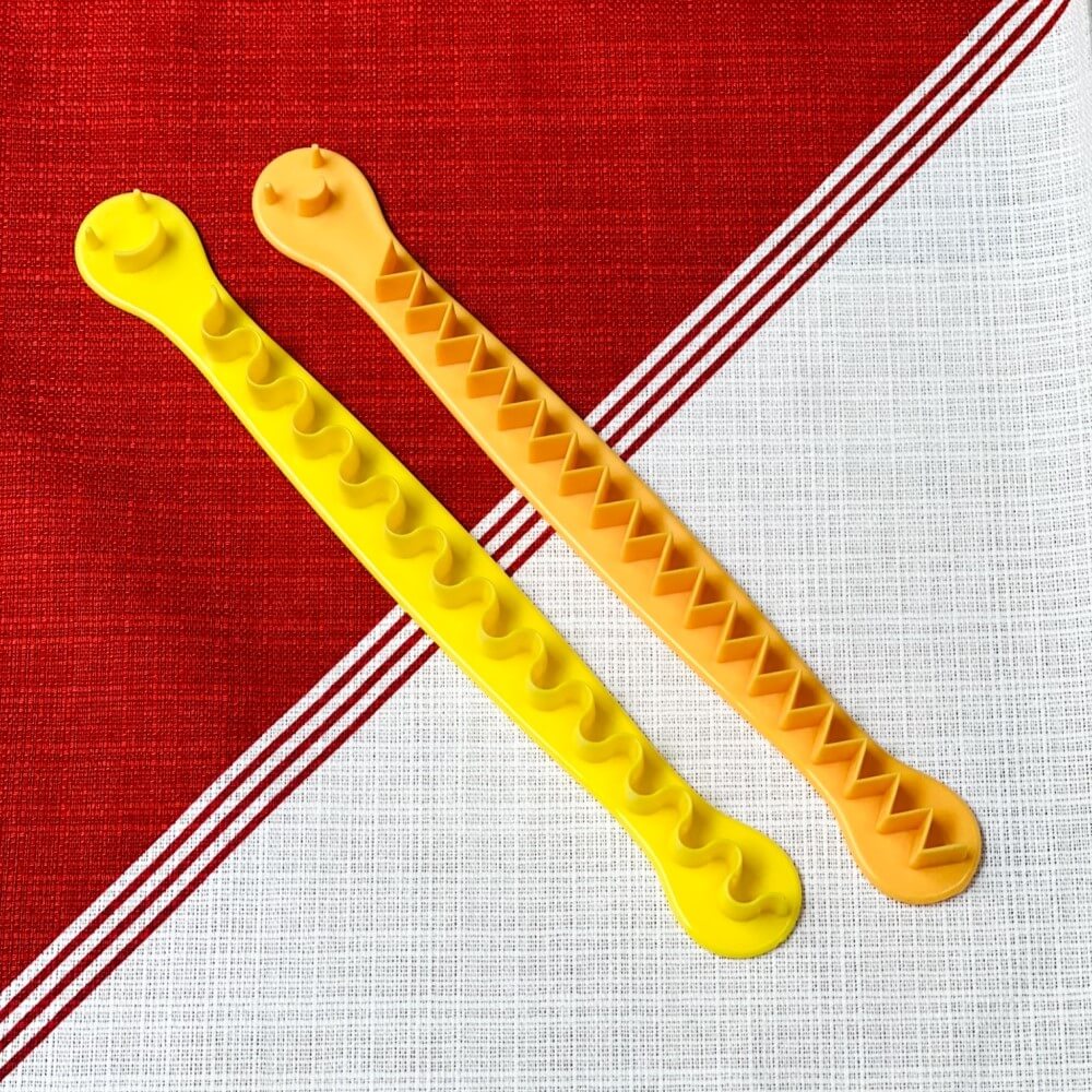 two egg cutter zigzag wave pattern